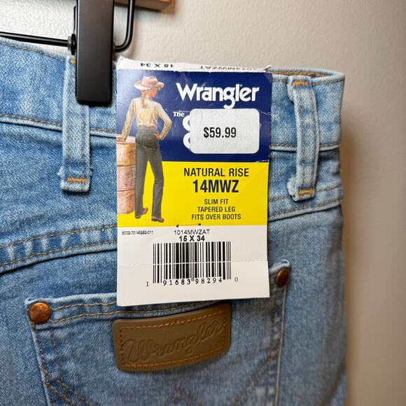 Wrangler Women's Natural Rise Slim Fit Tapered Leg Jeans Size 15 x 34 14MWZ - Picture 6 of 6